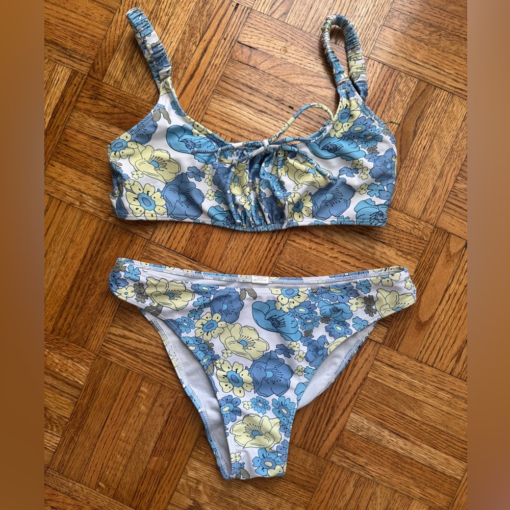 Chic Floral Bikini Set in Blue and Yellow
